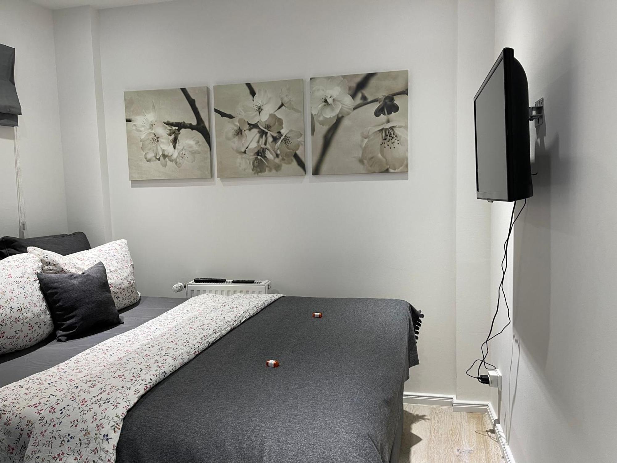 Ferienwohnung Am Traveufer Lübeck Exterior foto